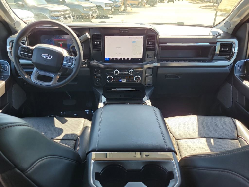Used 2025 Ford F250 Lariat w/ Black Appearance Package image 11