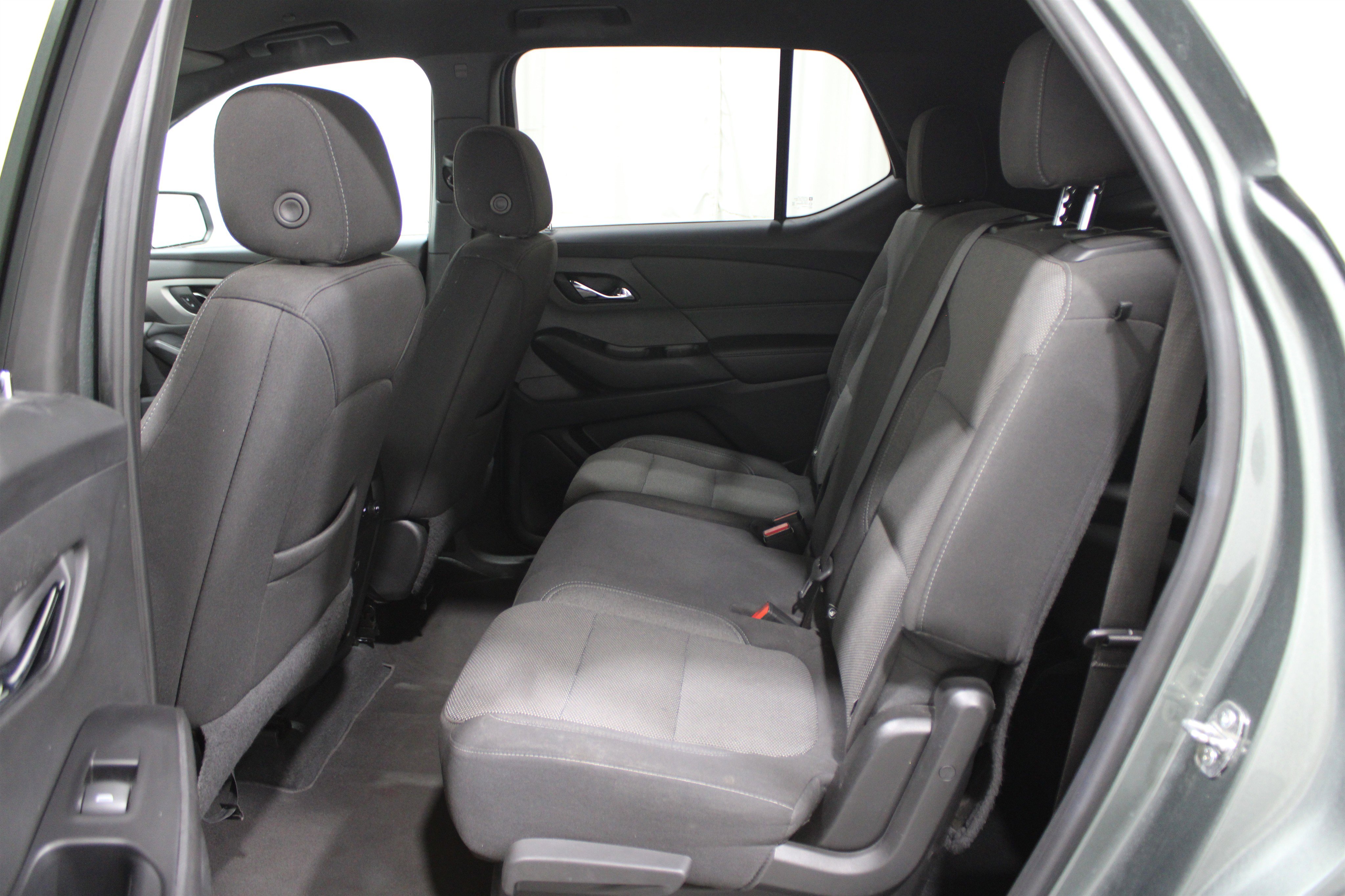 Used 2023 Chevrolet Traverse LT image 25