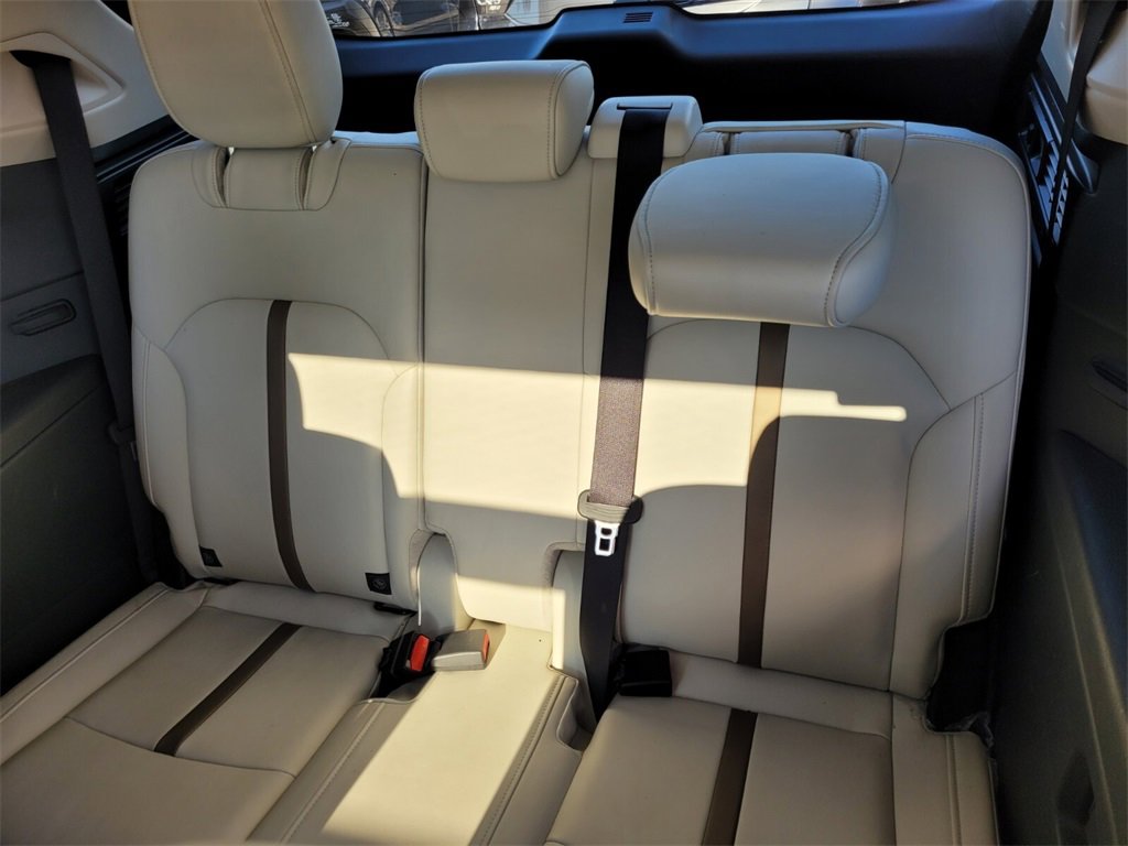 Certified 2025 MAZDA CX-90 3.3 Turbo w/ Premium Plus Pkg image 4