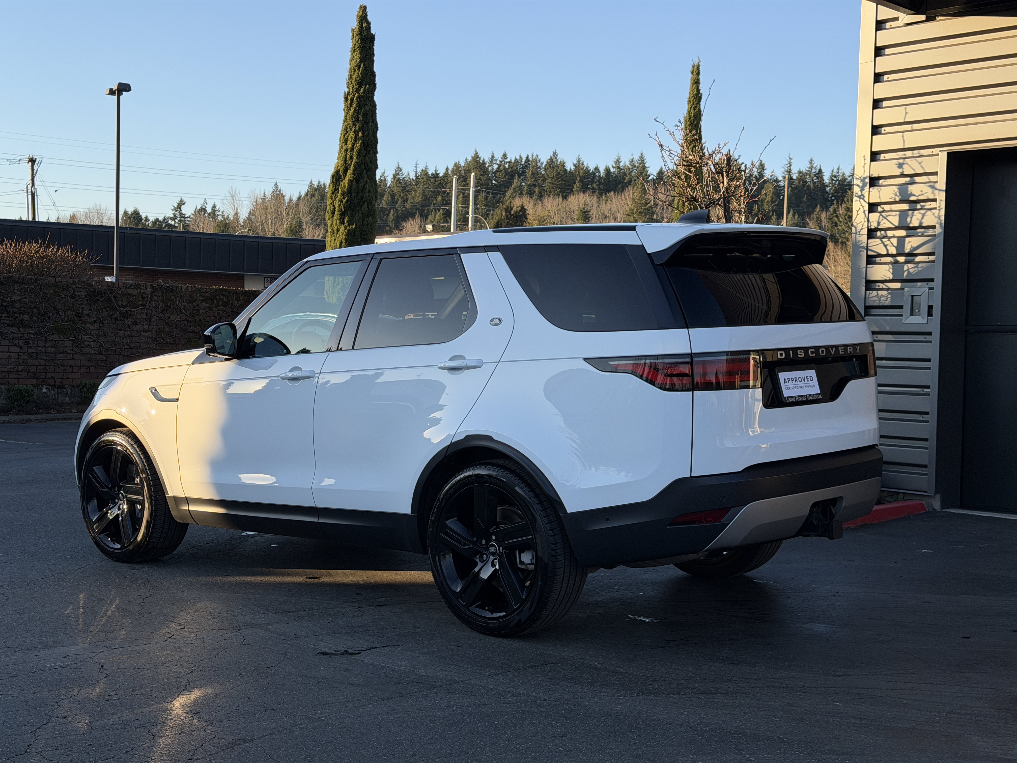 Certified 2025 Land Rover Discovery S AWD/4WD image 6