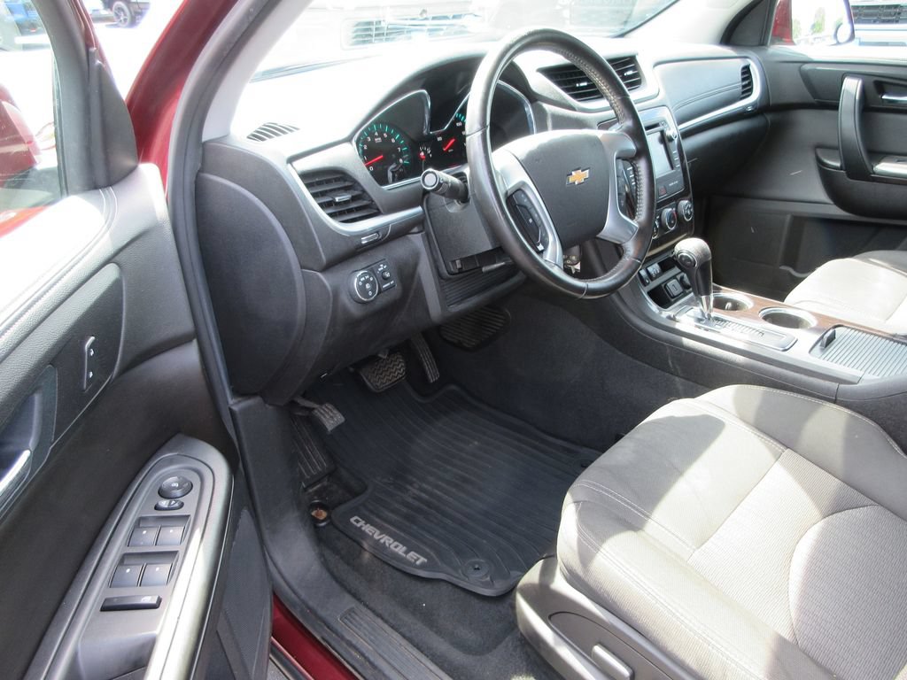 Used 2017 Chevrolet Traverse LT w/ Style and Technology Package FWD image 12