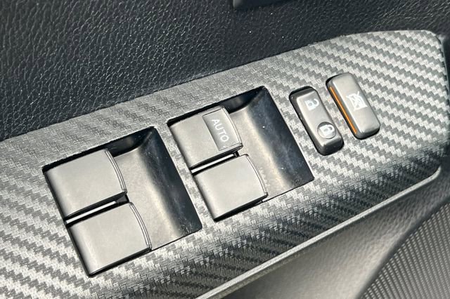 Used 2015 Toyota RAV4 Limited w/ Technology Package image 12