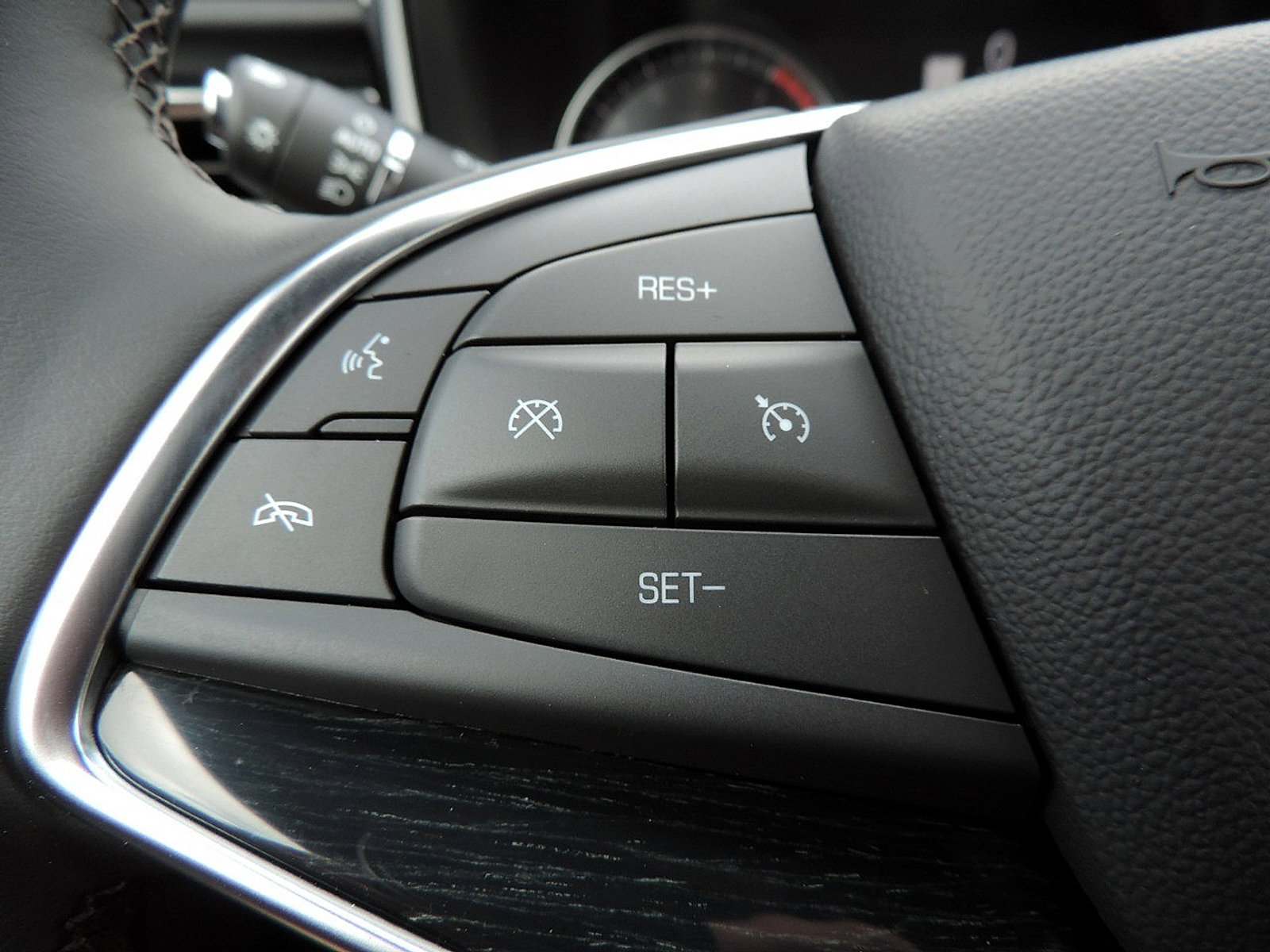 Used 2025 Cadillac XT5 Premium Luxury FWD image 9