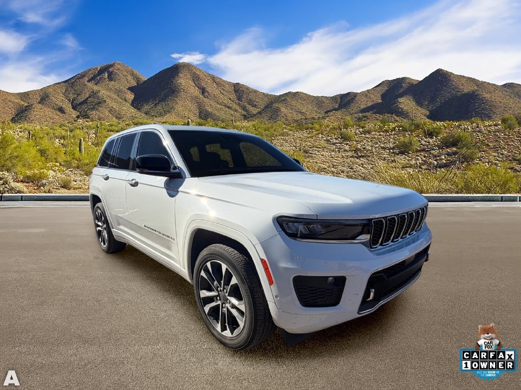 Used 2023 Jeep Grand Cherokee Overland w/ Luxury Tech Group IV AWD/4WD image 5