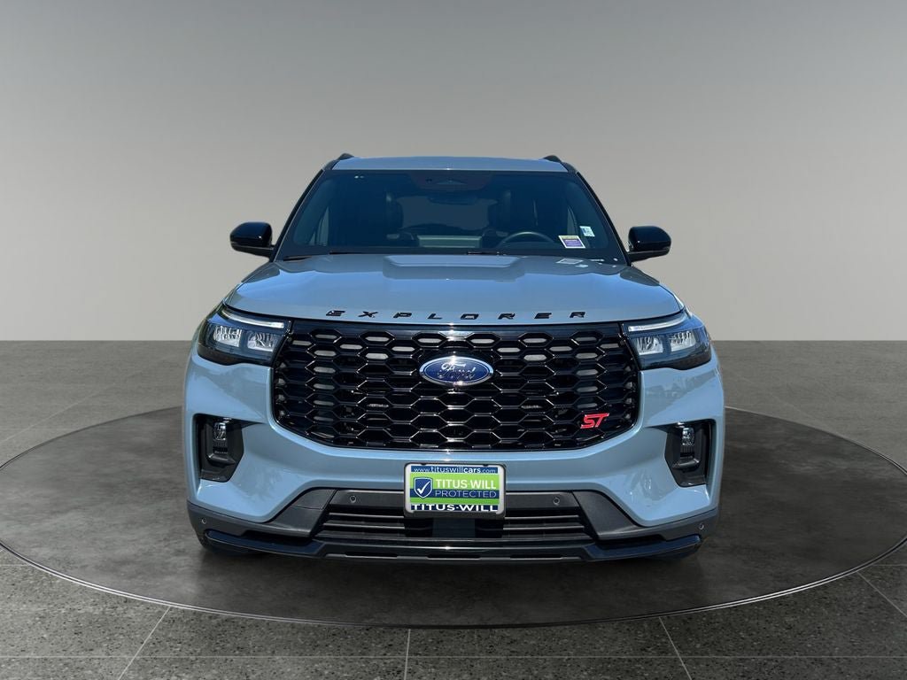 Used 2025 Ford Explorer ST w/ Sun And Sound Package AWD/4WD image 2