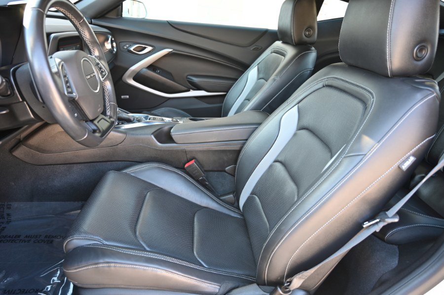 Used 2022 Chevrolet Camaro LT w/ Technology Package image 12