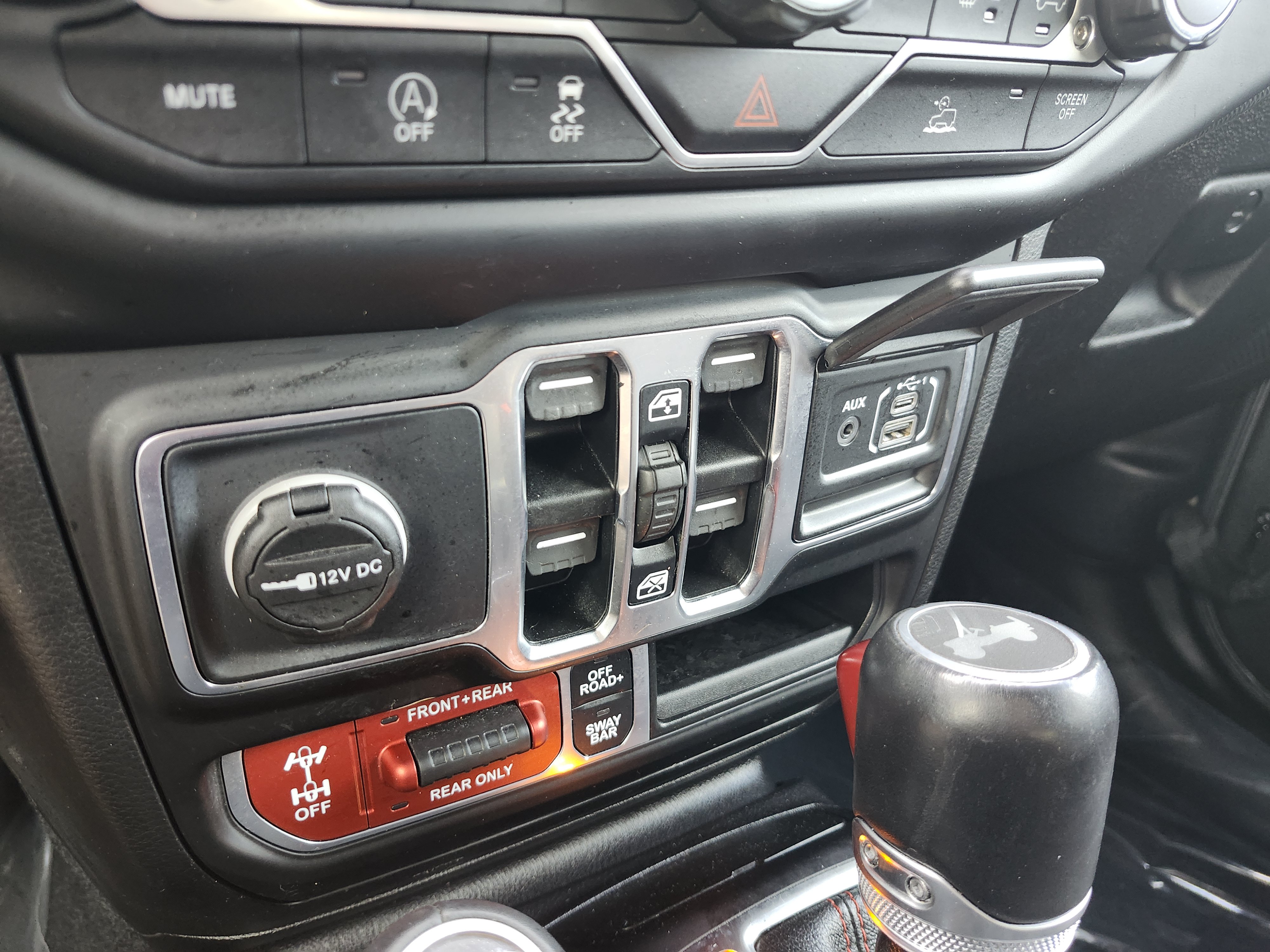 Used 2021 Jeep Wrangler Unlimited Rubicon AWD/4WD image 32