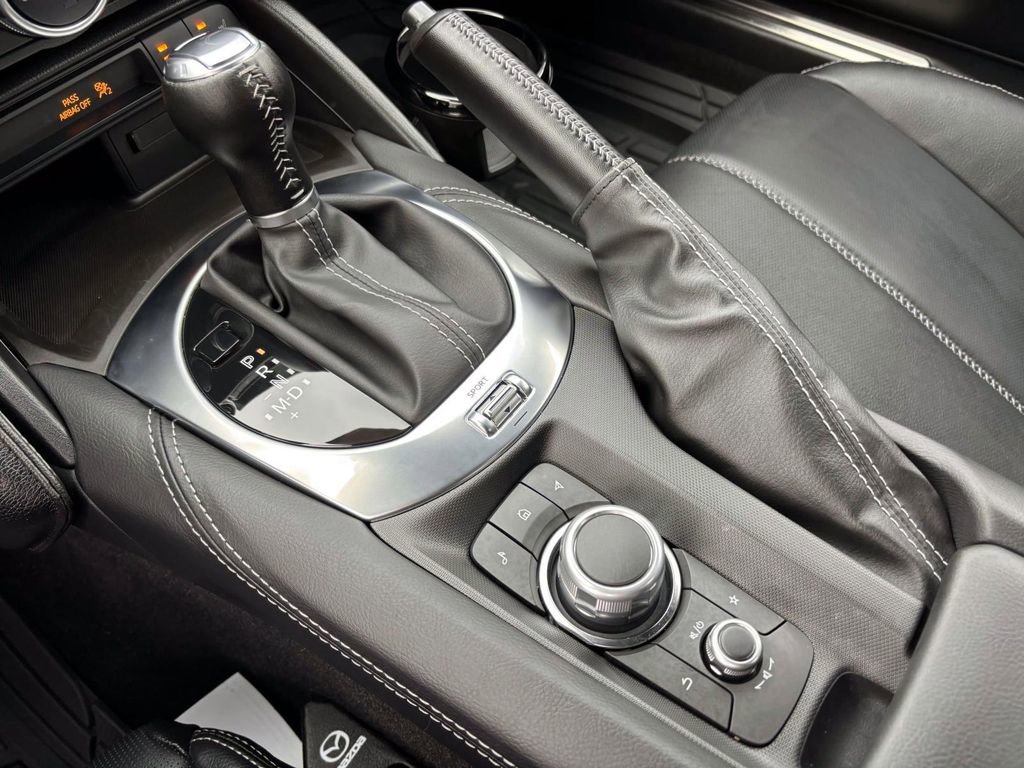 Used 2025 MAZDA MX-5 Miata RF Grand Touring image 23