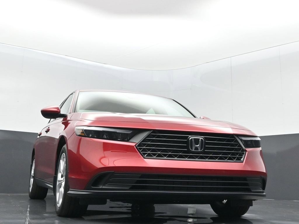 Certified 2025 Honda Accord LX image 5