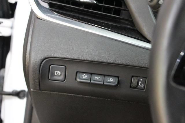 Used 2022 Buick Enclave Avenir w/ Avenir Technology Package AWD/4WD image 15