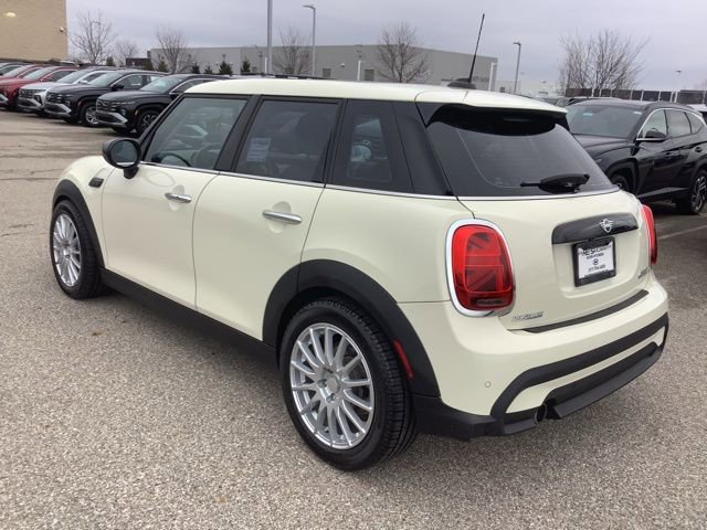 Used 2023 MINI Cooper 4-Door Hardtop image 7