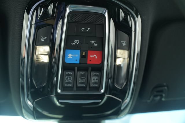New 2026 Jeep Grand Wagoneer Summit AWD/4WD image 40