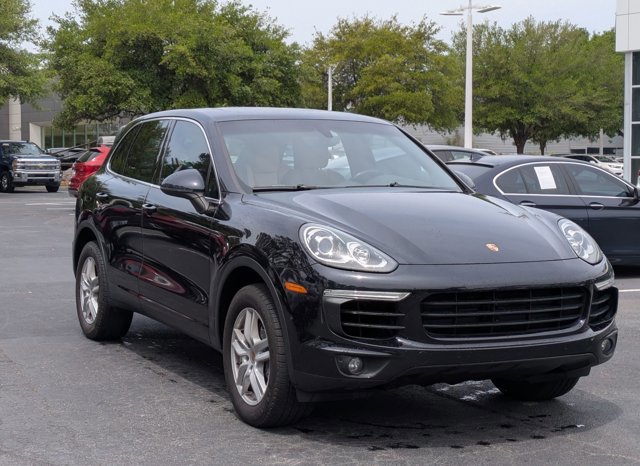 Used 2018 Porsche Cayenne AWD/4WD image 3