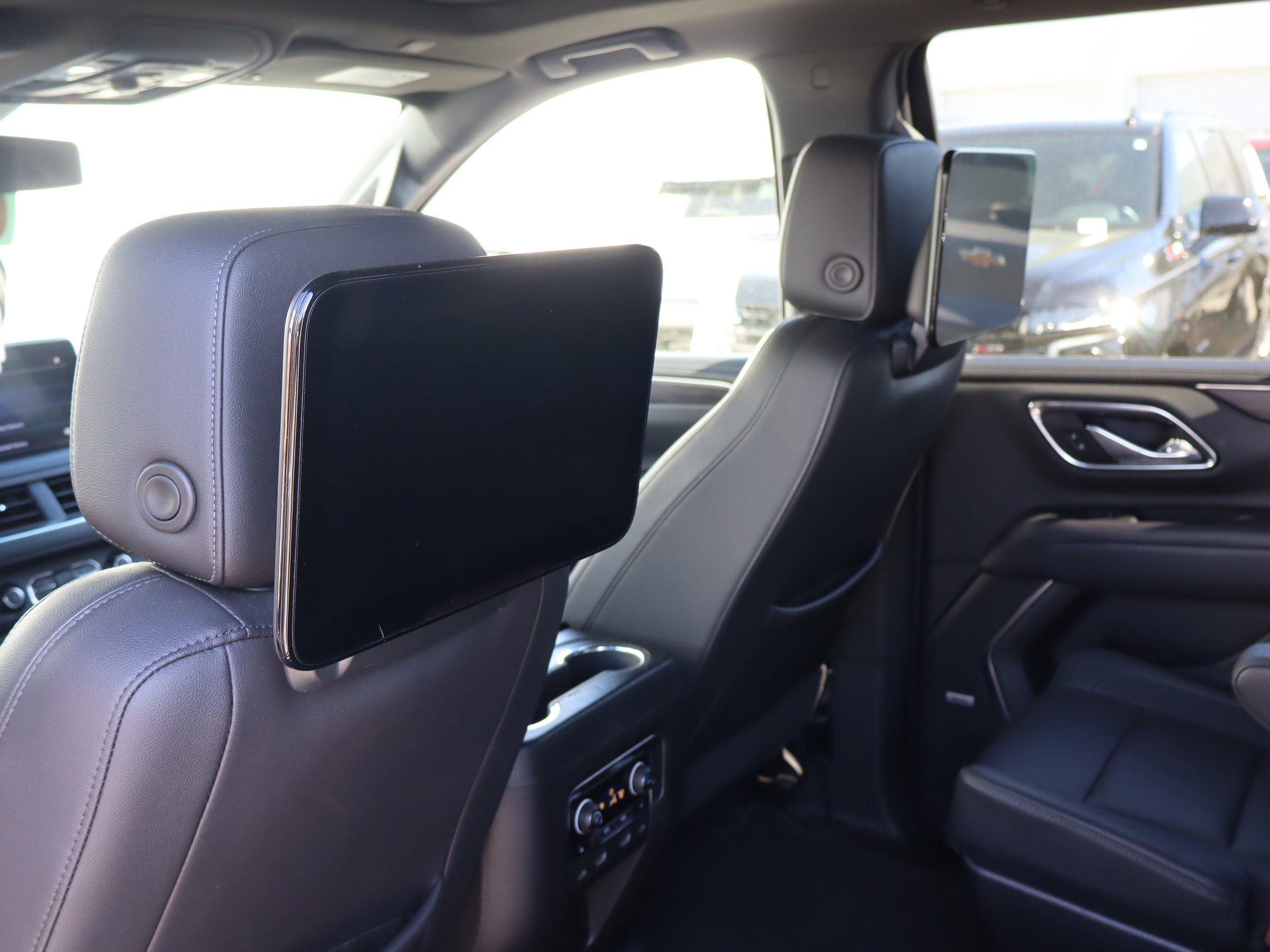 Used 2021 Chevrolet Tahoe Z71 w/ Z71 Off-Road Package image 14