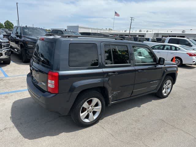 Used 2014 Jeep Patriot Latitude w/ Sun/Sound Group FWD image 18