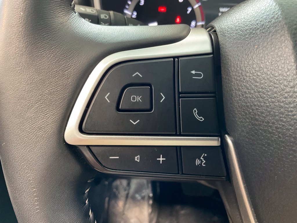 Certified 2025 Toyota Highlander XLE AWD/4WD image 12