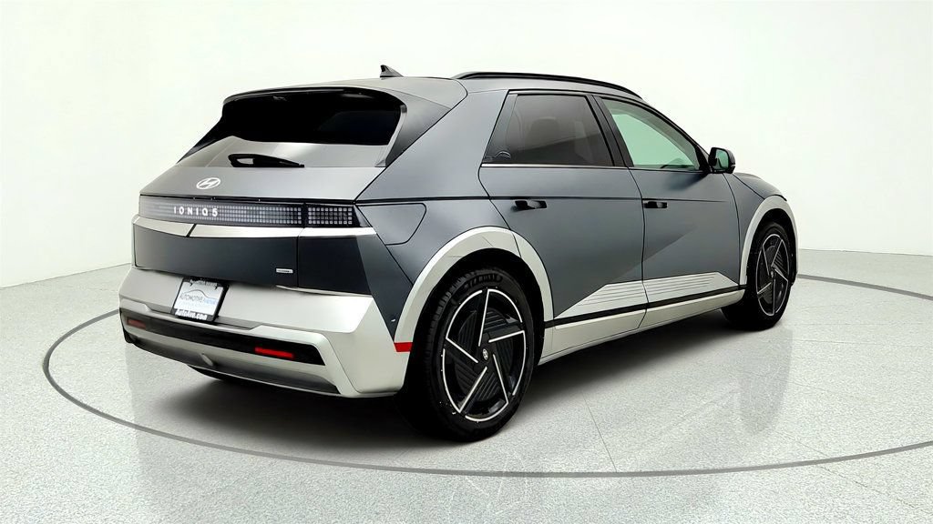 Used 2025 Hyundai Ioniq 5 Limited AWD/4WD image 5