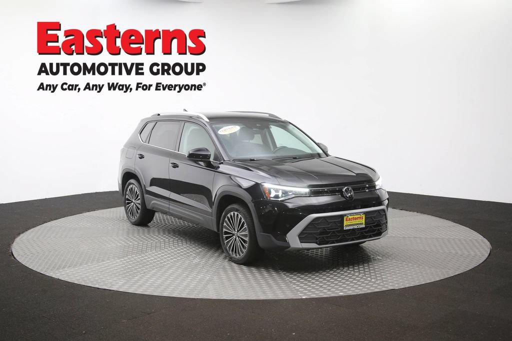 Used 2025 Volkswagen Taos SE FWD image 49
