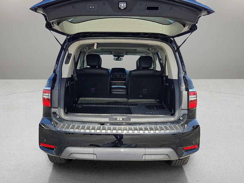 Used 2024 Nissan Armada SL w/ Captain's Chairs Package image 8