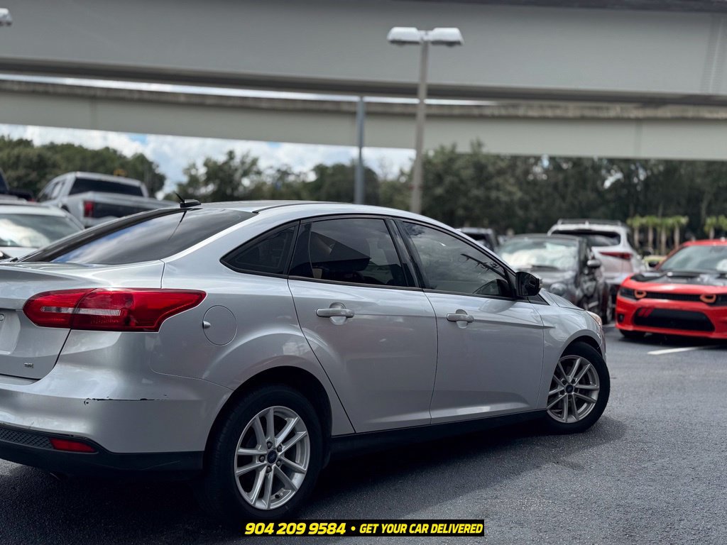 Used 2017 Ford Focus SE FWD image 4