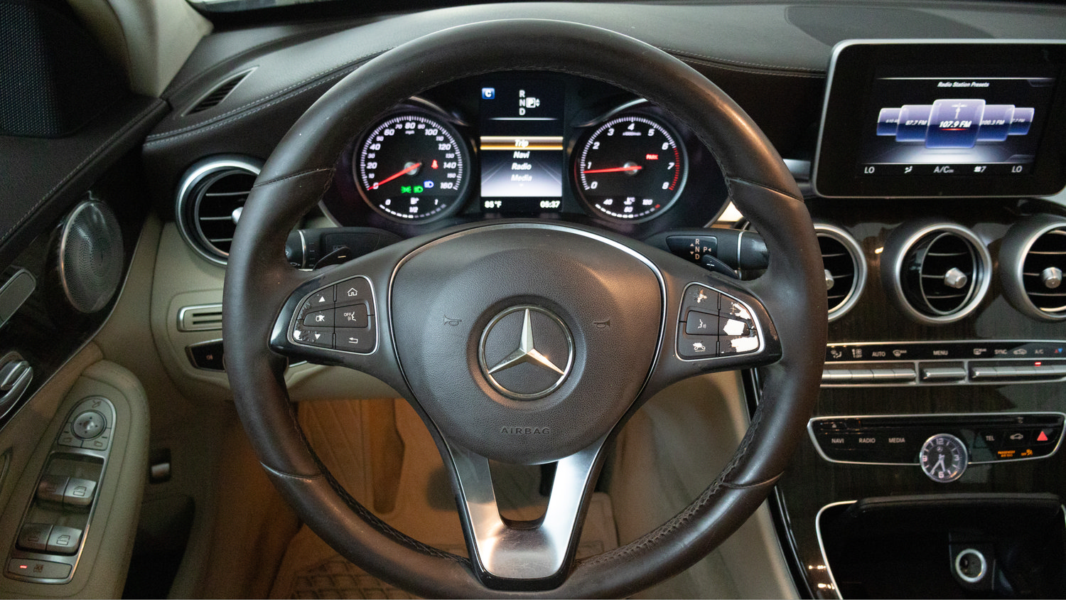 Used 2015 Mercedes-Benz C 300 4MATIC Sedan image 11