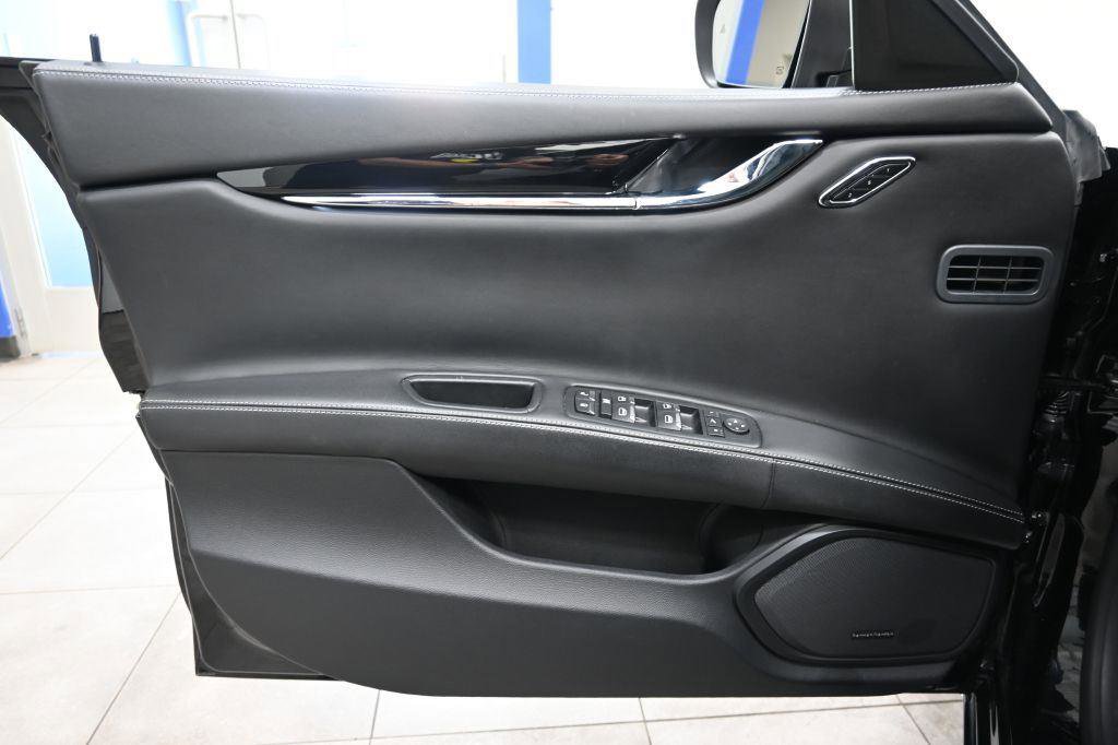 Used 2018 Maserati Quattroporte S GranSport Q4 AWD/4WD image 9