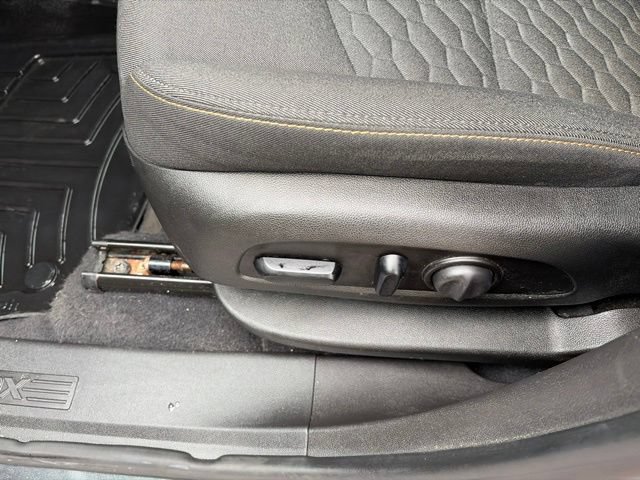 Used 2021 Chevrolet Equinox LT FWD image 11