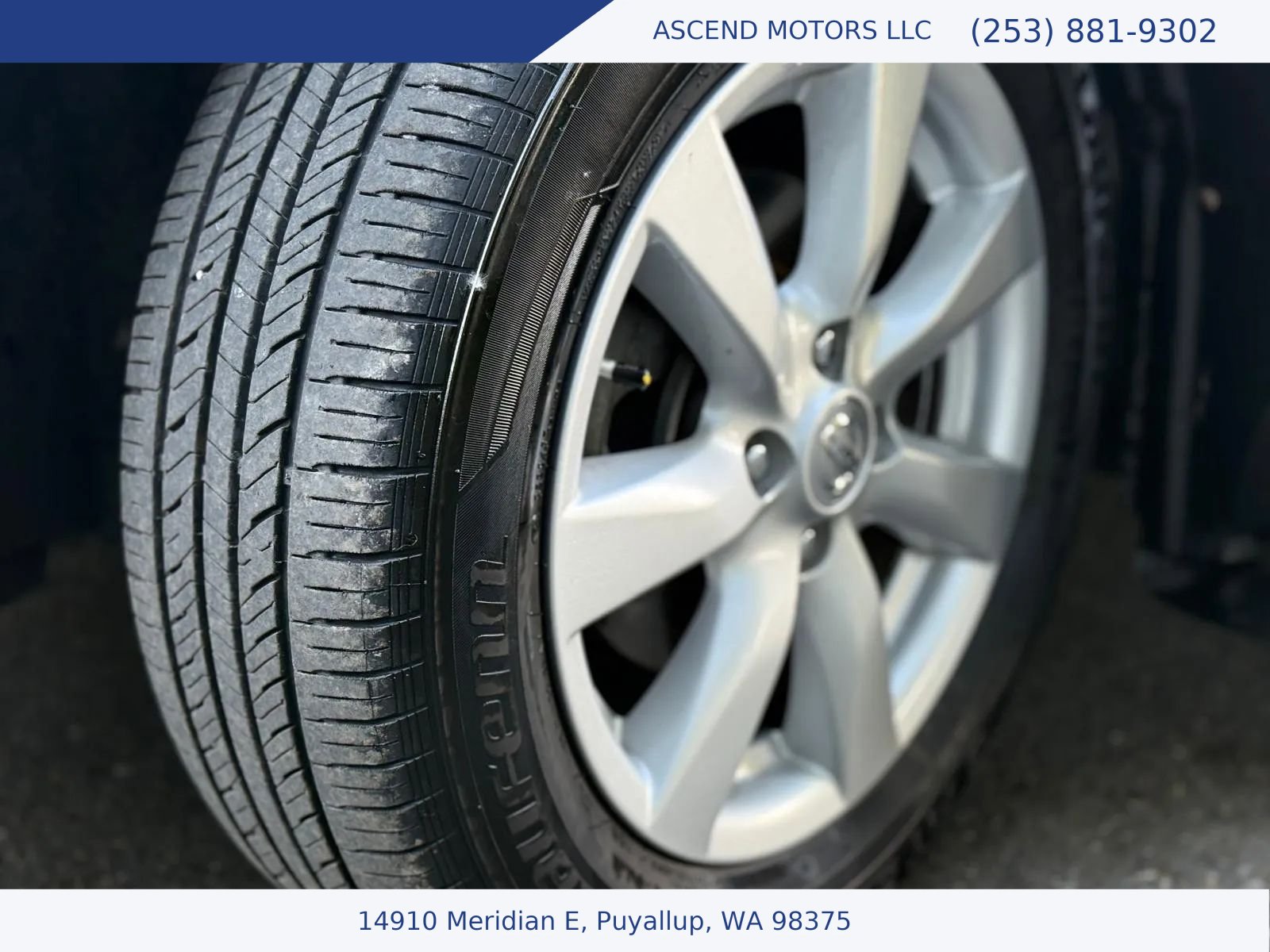 Used 2013 Nissan Versa FWD image 14