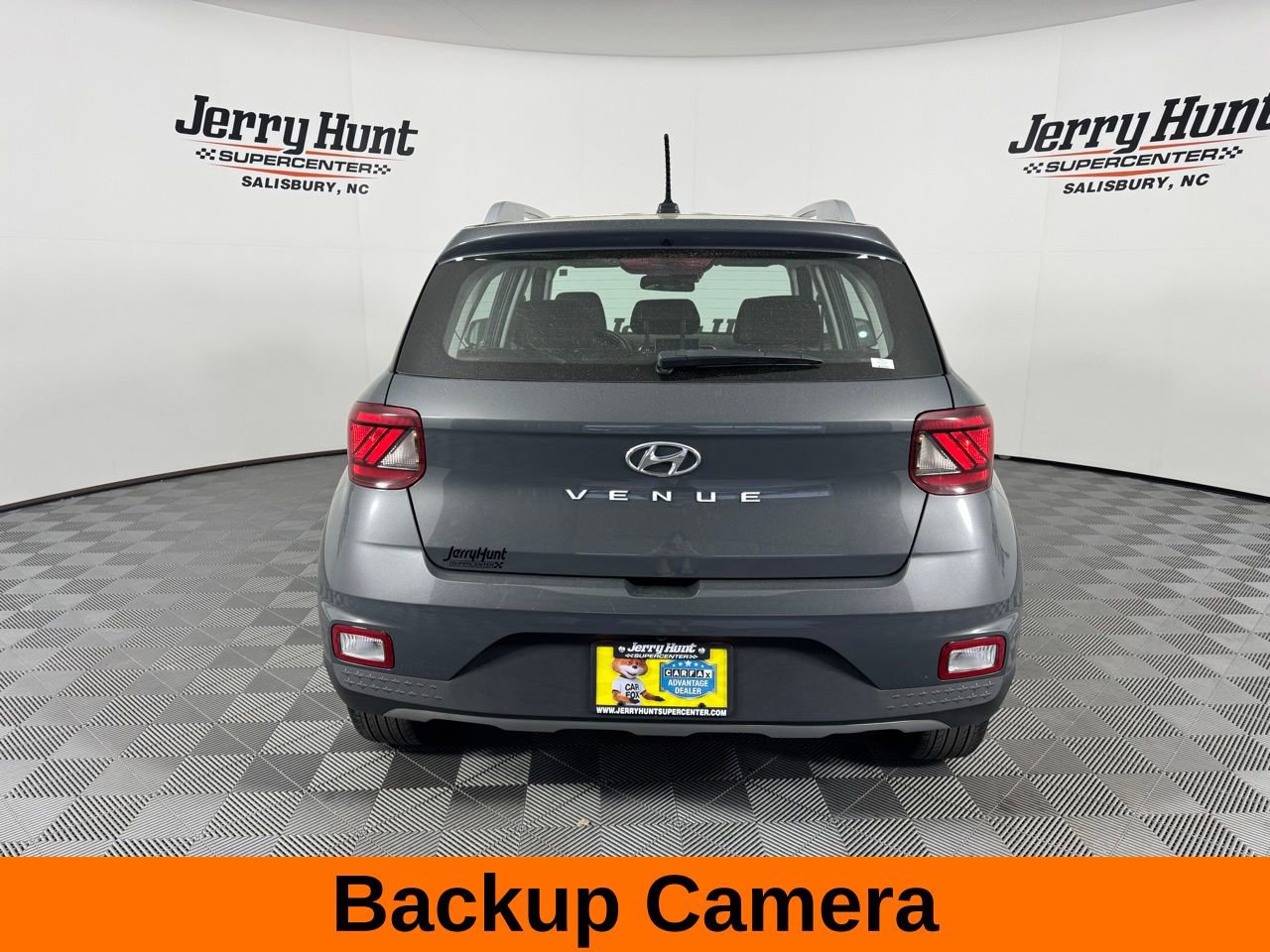 Used 2025 Hyundai Venue SEL image 8