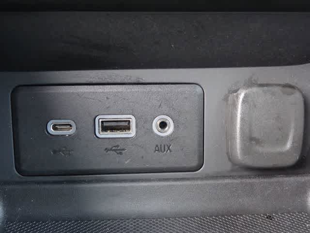 Used 2024 GMC Terrain SLE FWD image 27