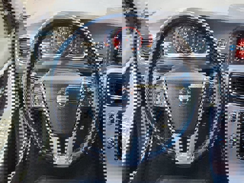 Used 2018 Volvo V60 T5 Cross Country AWD/4WD image 12