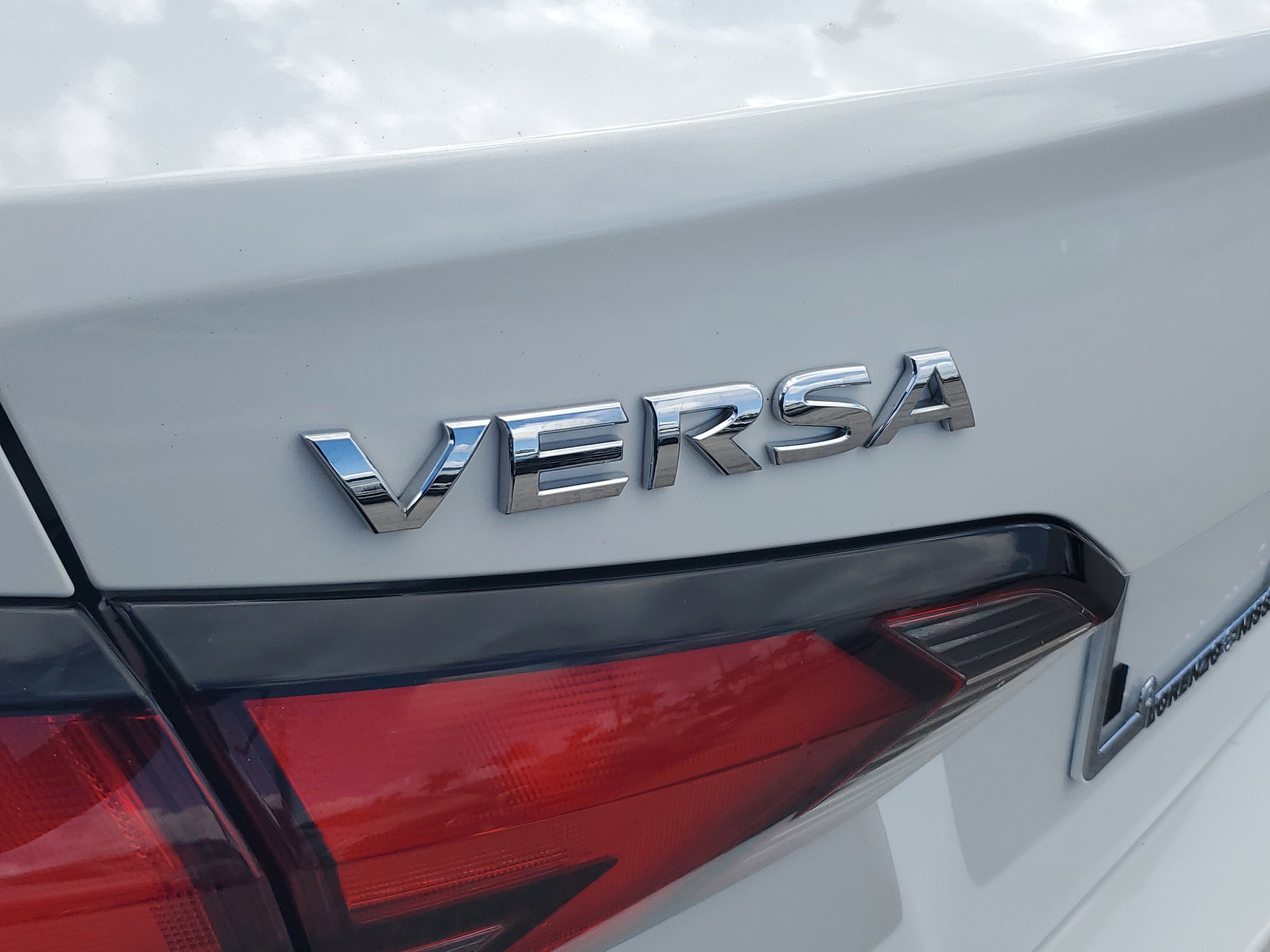 Certified 2025 Nissan Versa SV image 29