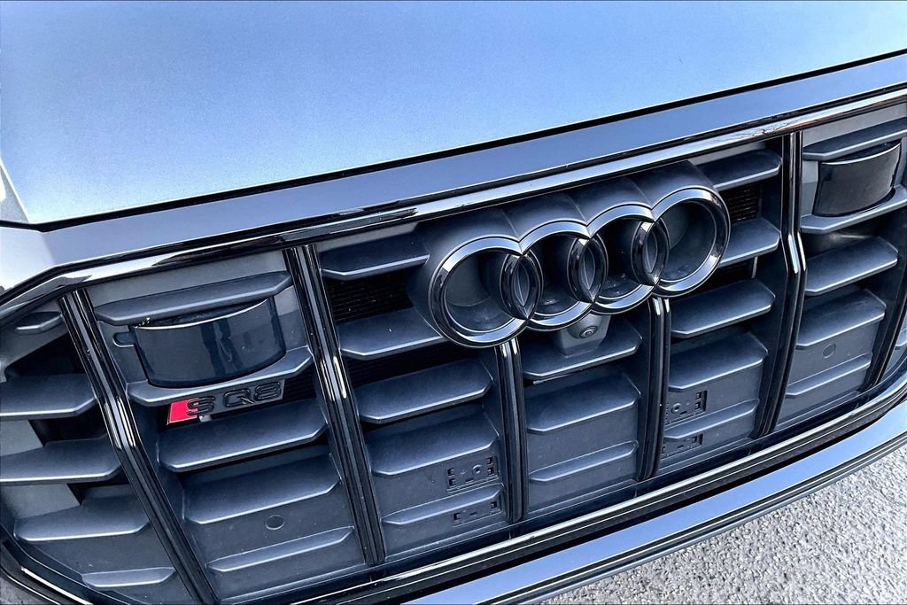 Used 2023 Audi SQ8 Premium Plus w/ SQ8 Luxury Package AWD/4WD image 33