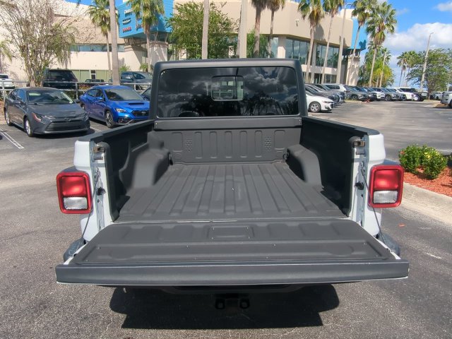 Used 2023 Jeep Gladiator Sport AWD/4WD image 14
