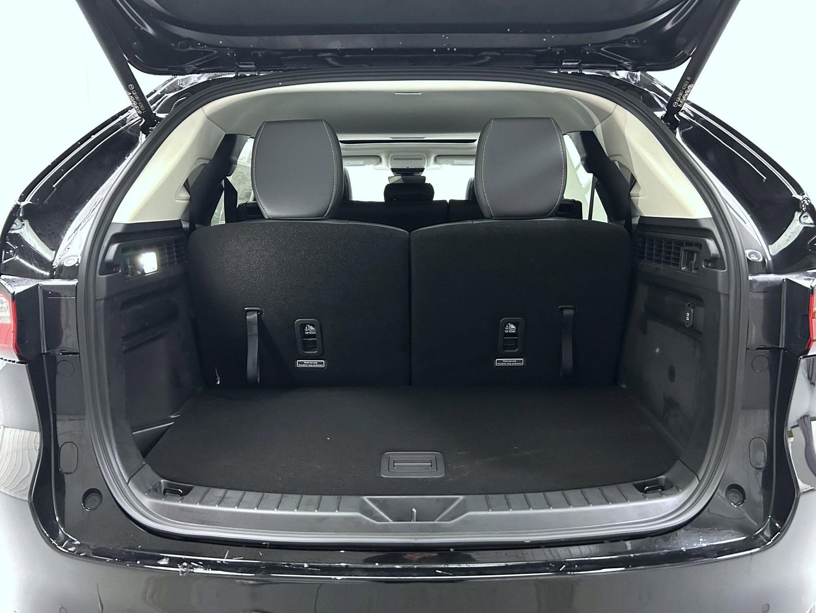 New 2026 MAZDA CX-90 Plug-In Hybrid w/ Preferred image 10