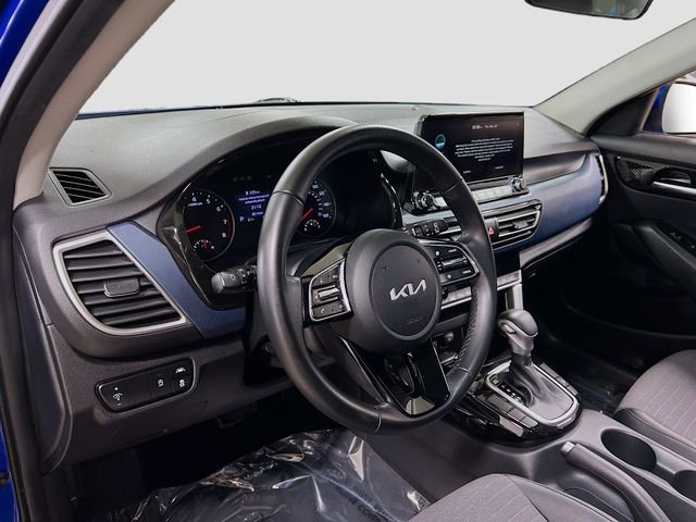 Certified 2023 Kia Seltos S w/ Navigation Package image 9