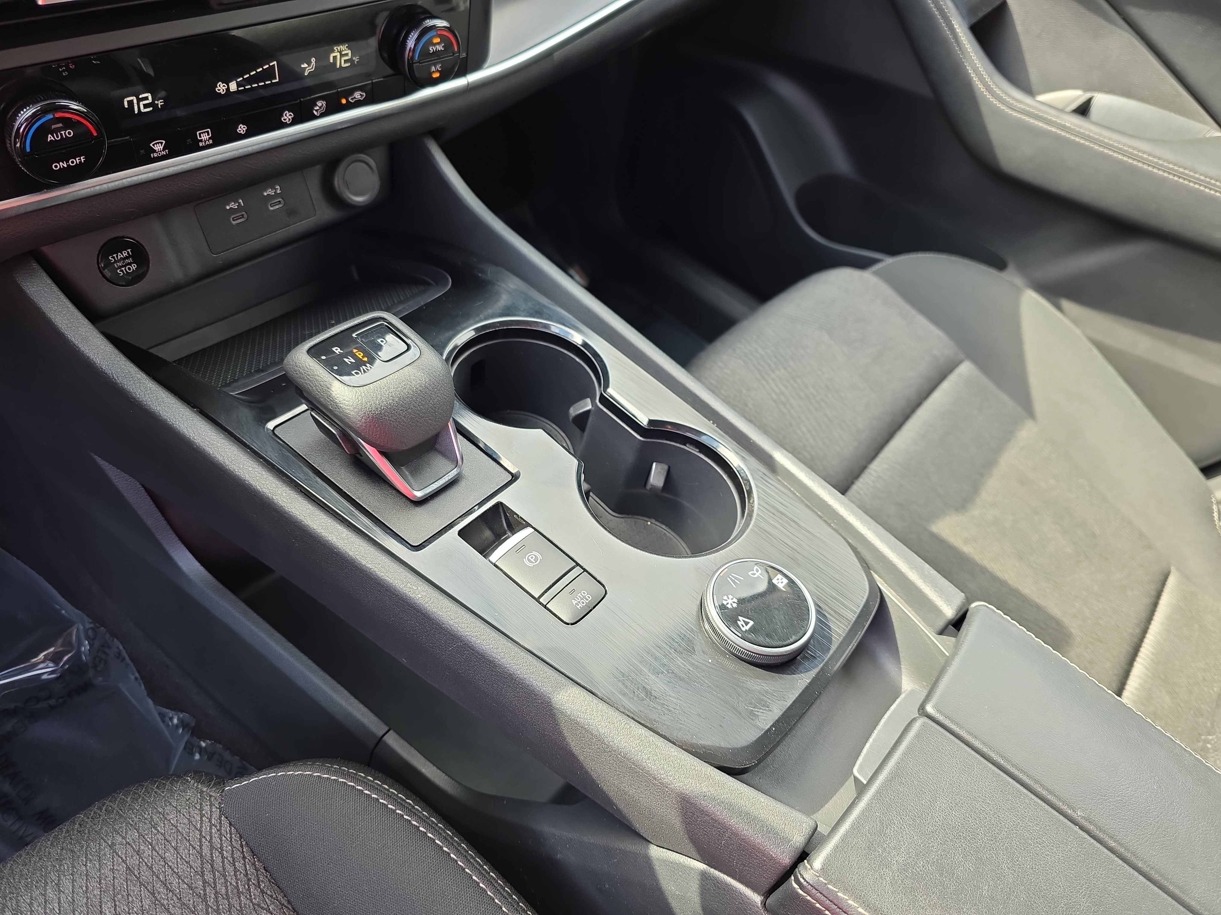 Used 2024 Nissan Rogue SV AWD/4WD image 23