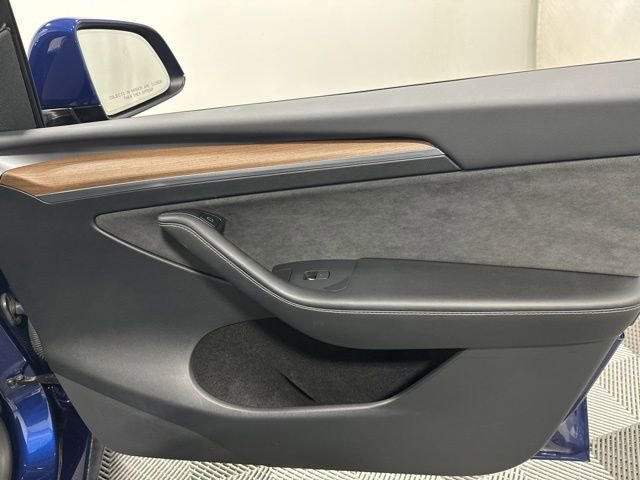 Used 2023 Tesla Model Y Long Range AWD/4WD image 24