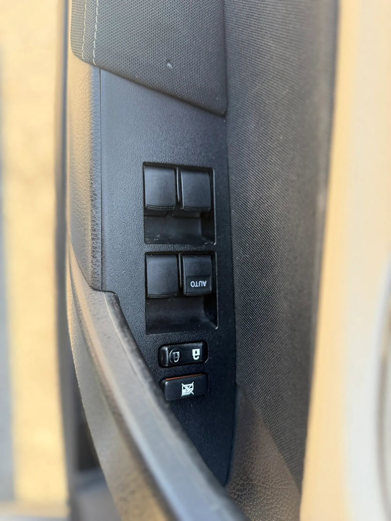 Used 2014 Toyota Corolla LE image 10