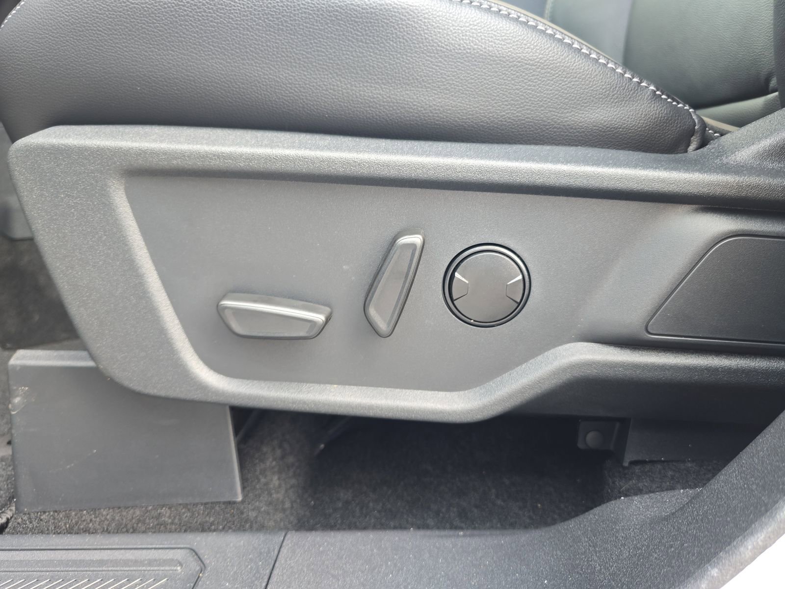 New 2025 Ford Bronco Outer Banks image 14