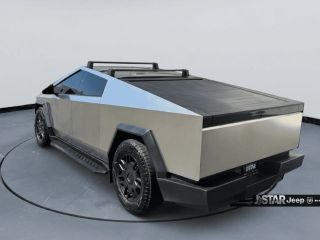 Used 2024 Tesla Cybertruck AWD Crew Cab image 8