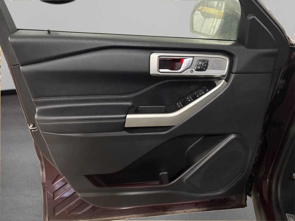 Used 2022 Ford Explorer Limited w/ Equipment Group 301A image 25