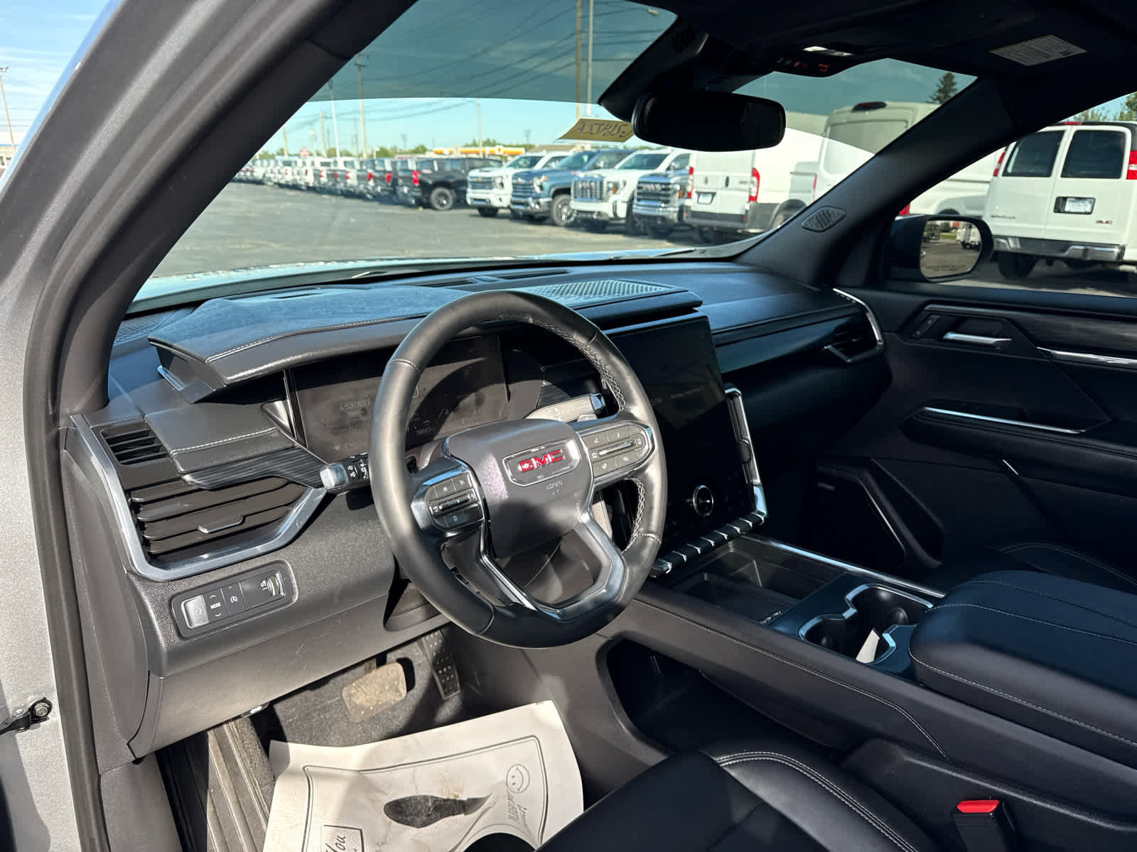 Certified 2025 GMC Acadia Elevation w/ Elevation Premium Package FWD image 13