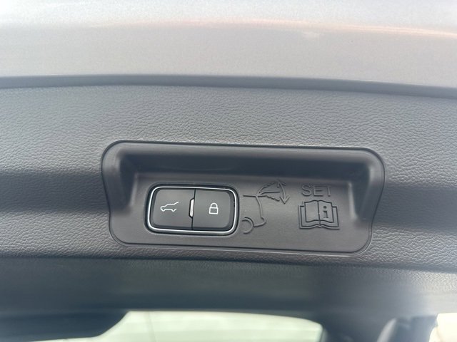 Used 2024 Ford Explorer Limited image 6