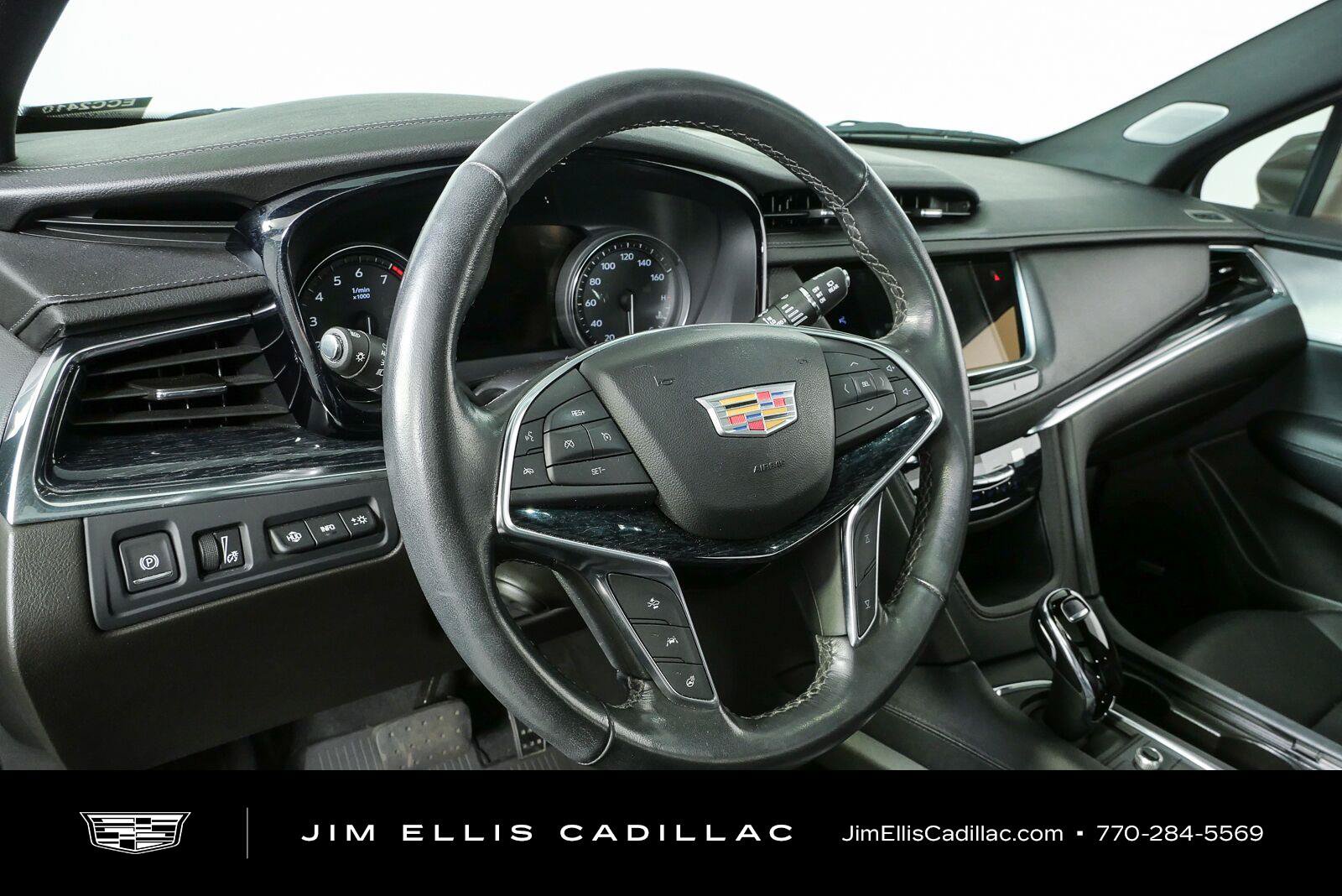 Used 2023 Cadillac XT5 Premium Luxury w/ Technology Package FWD image 4