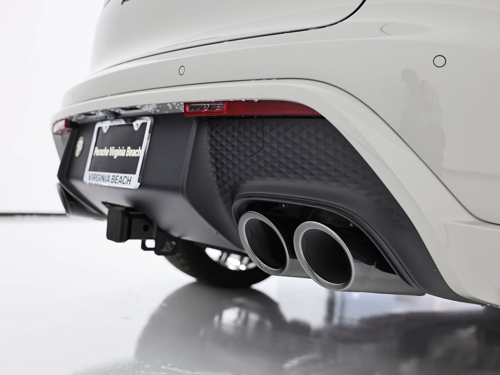 New 2026 Porsche Macan GTS AWD/4WD image 15