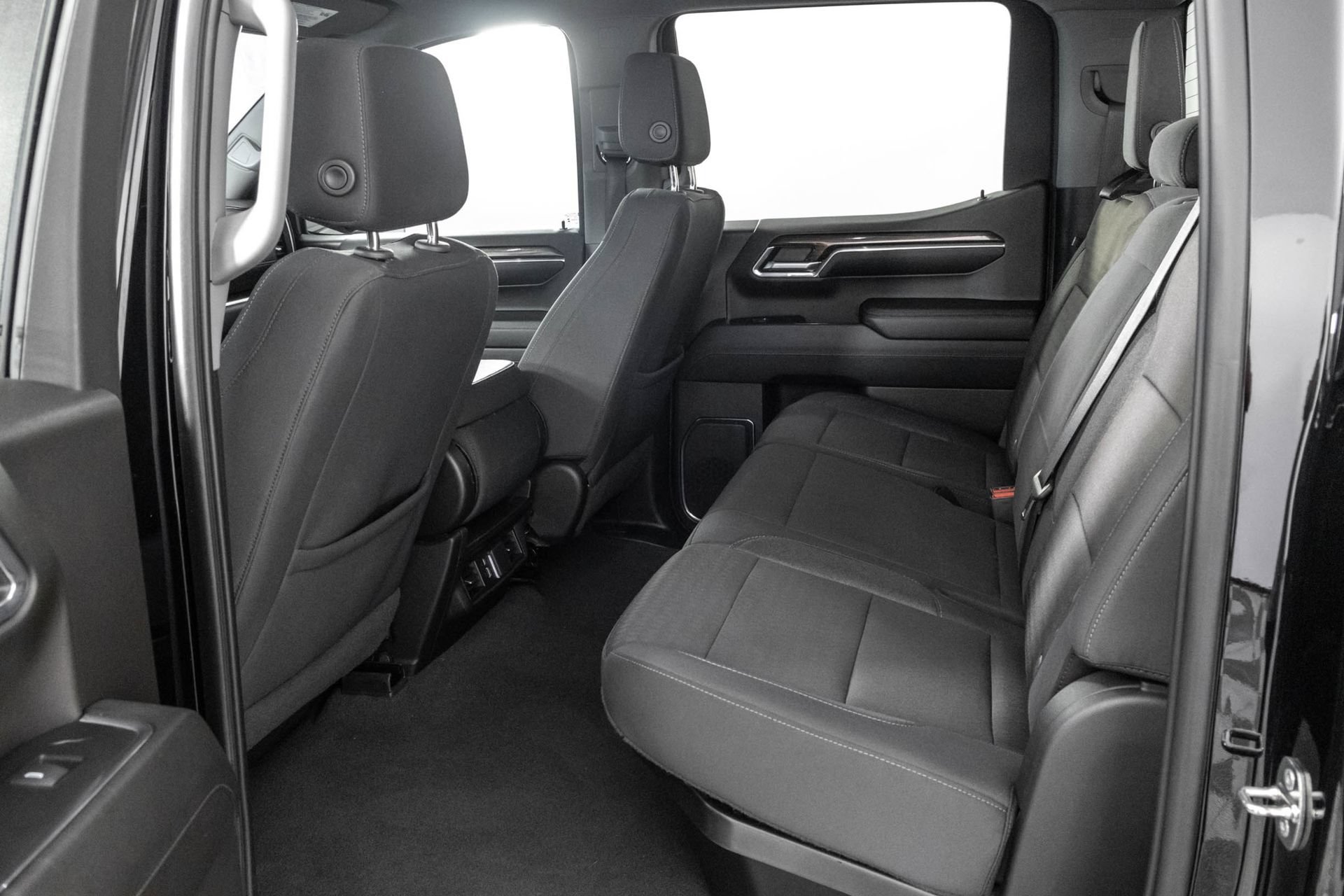 Used 2024 Chevrolet Silverado 1500 LT AWD/4WD image 36