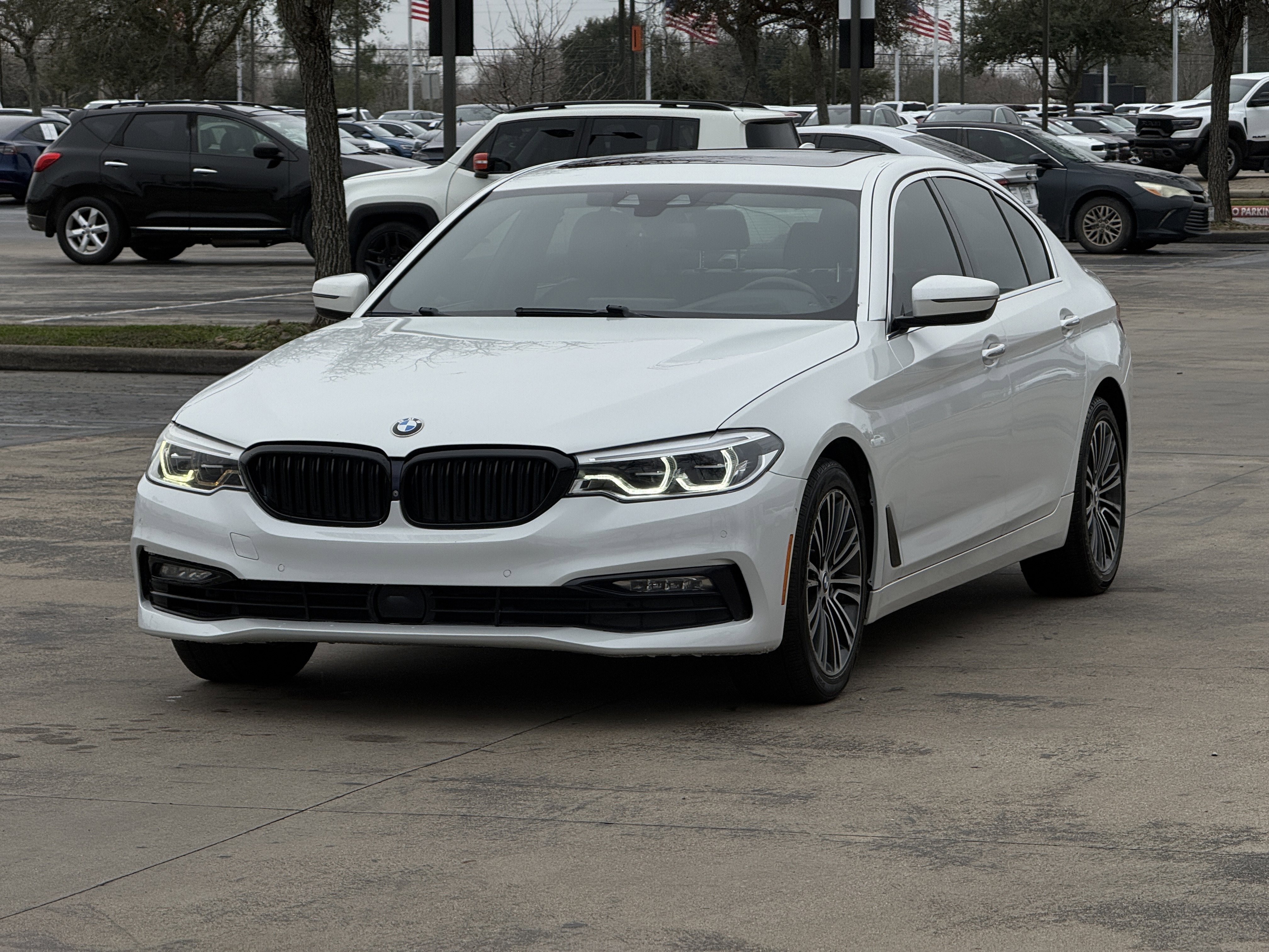 Used 2017 BMW 540i w/ Premium Package image 5