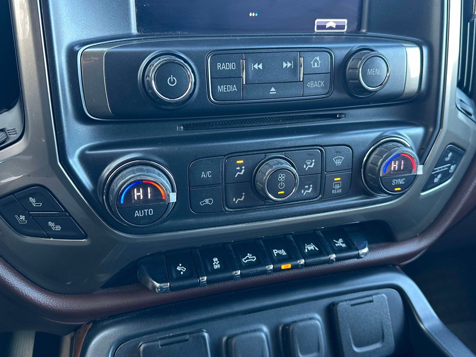 Used 2018 Chevrolet Silverado 1500 High Country image 12