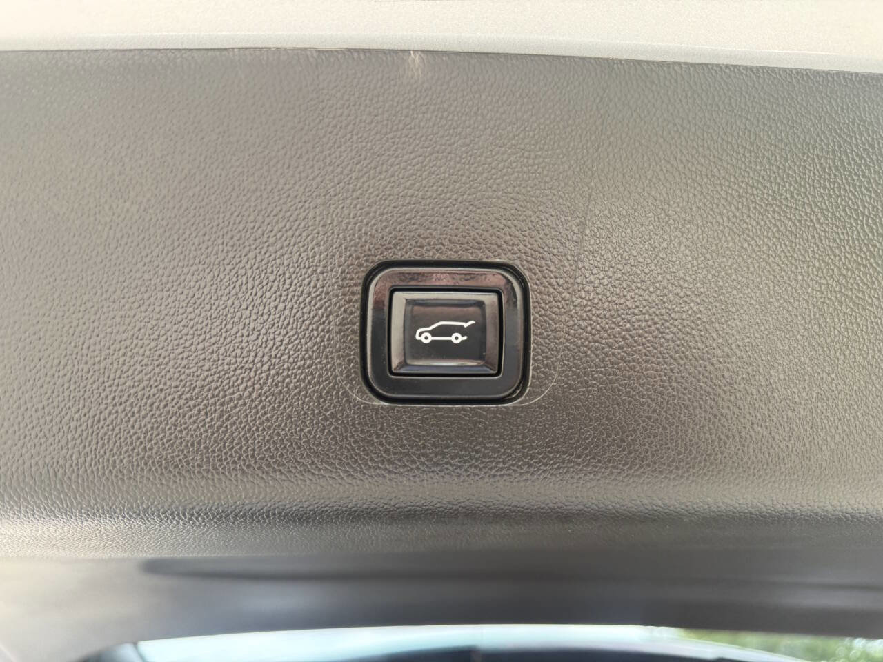 Used 2022 Chevrolet Traverse High Country image 18